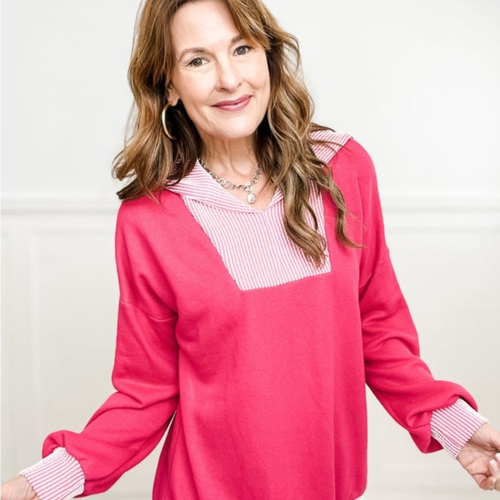 Lovely Melody Two Tone Ribbed Contrast Top with Large Collar in Fuschia & white.